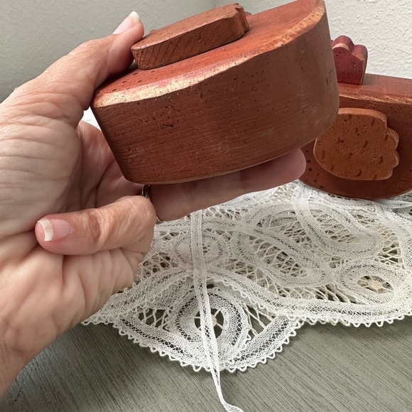 Wooden Vintage 3 Pc Chickens Farmhouse Country Kitchen Decor Wood Carved - Picture 3 of 3